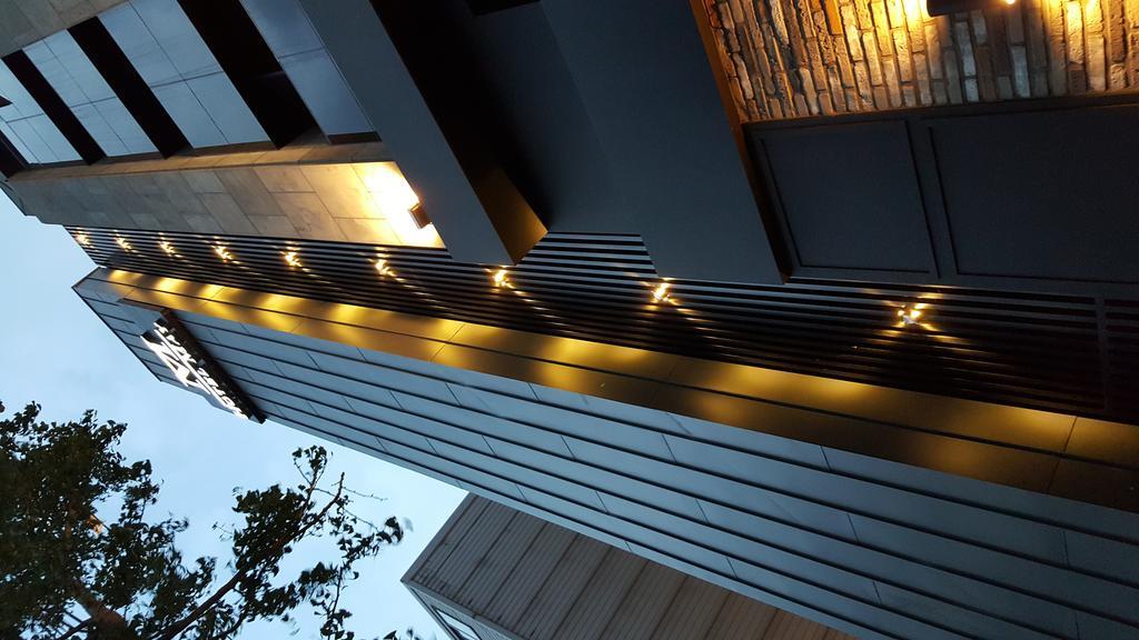 The May Hotel Busan Exterior photo
